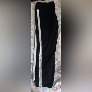 XXL Pink VS Leggings
Black BG w/ white stripe -cursive writing “pink” on one leg